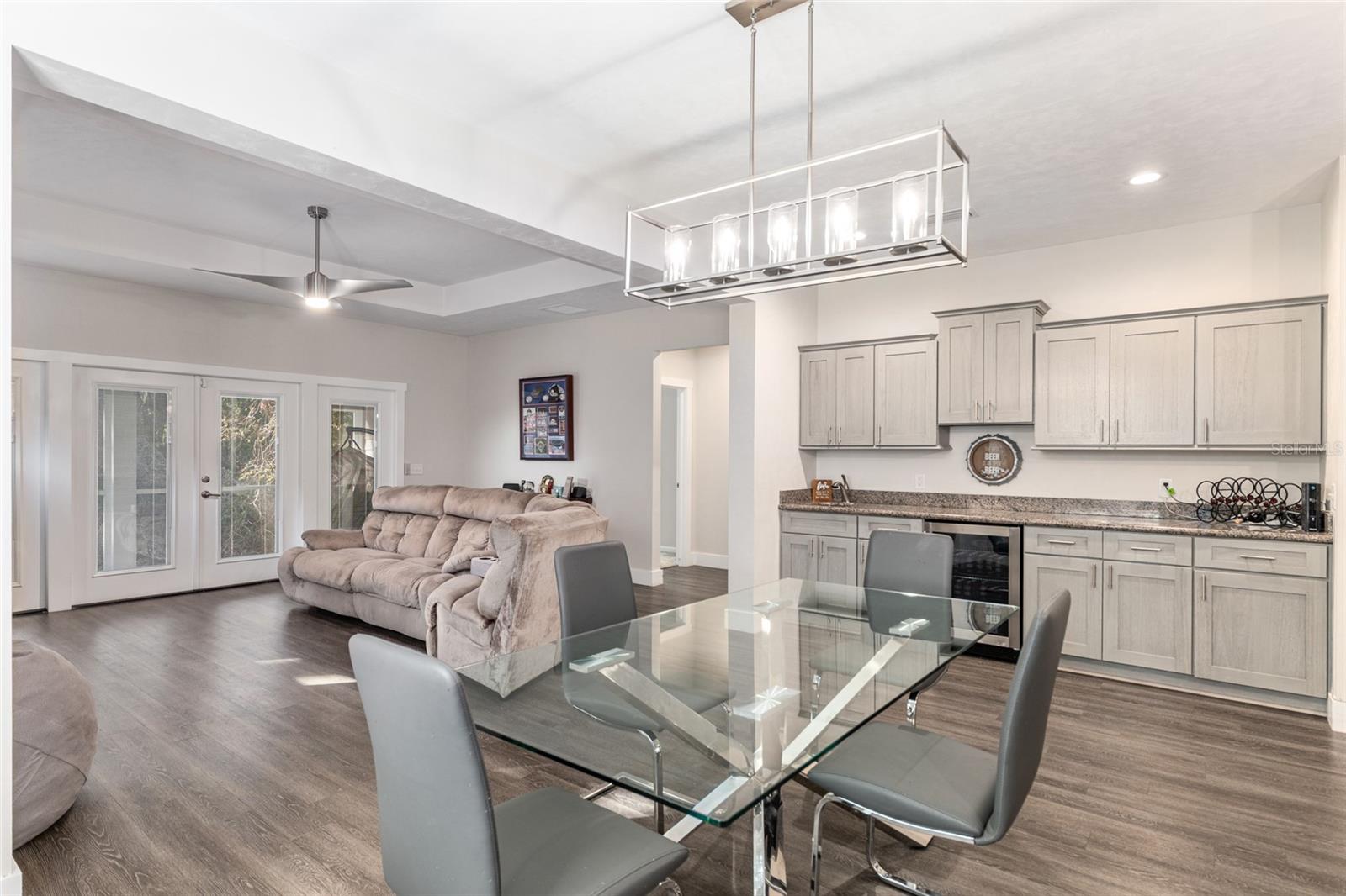 SOUTH POINTE - Residential Lease