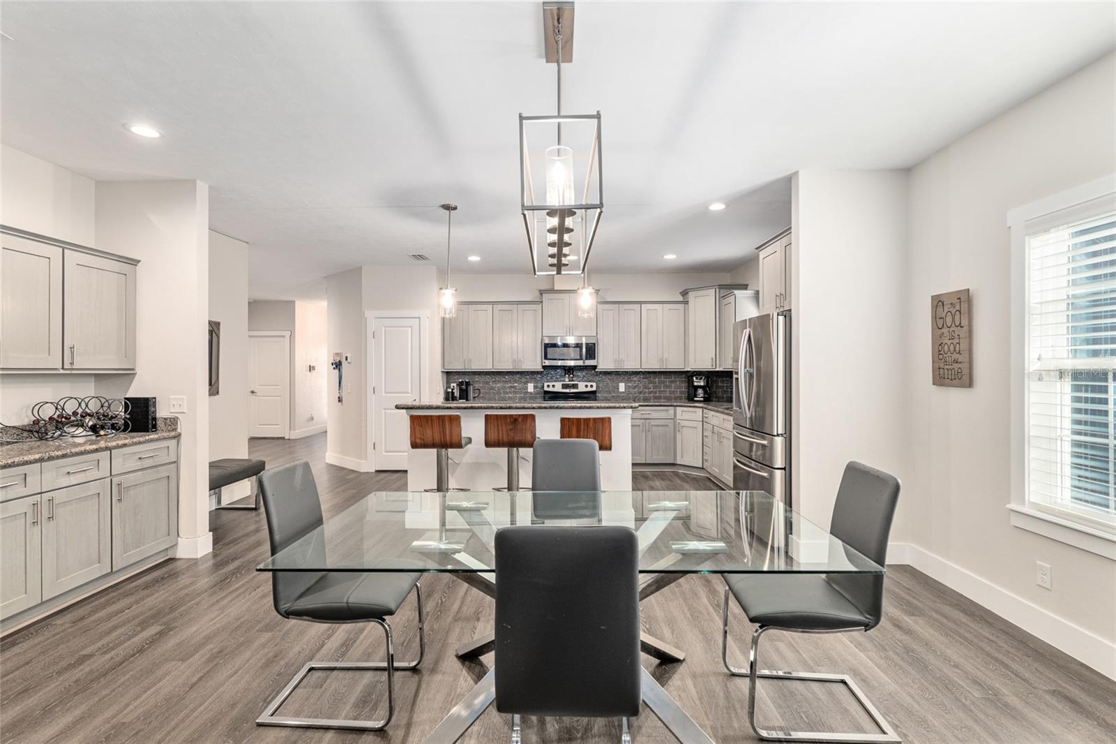 SOUTH POINTE - Residential Lease