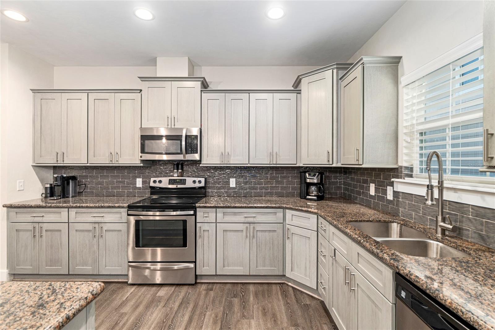 SOUTH POINTE - Residential Lease