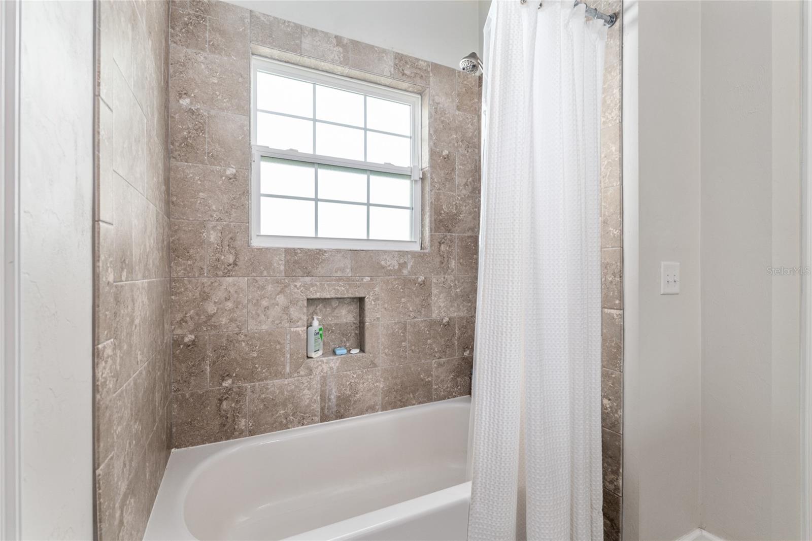 SOUTH POINTE - Residential Lease