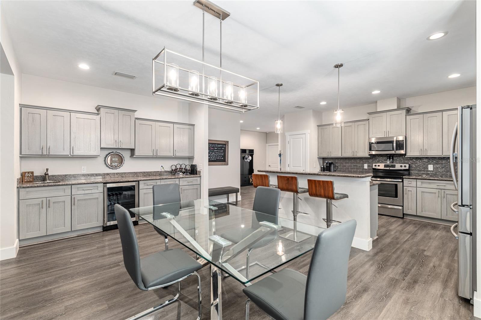 SOUTH POINTE - Residential Lease