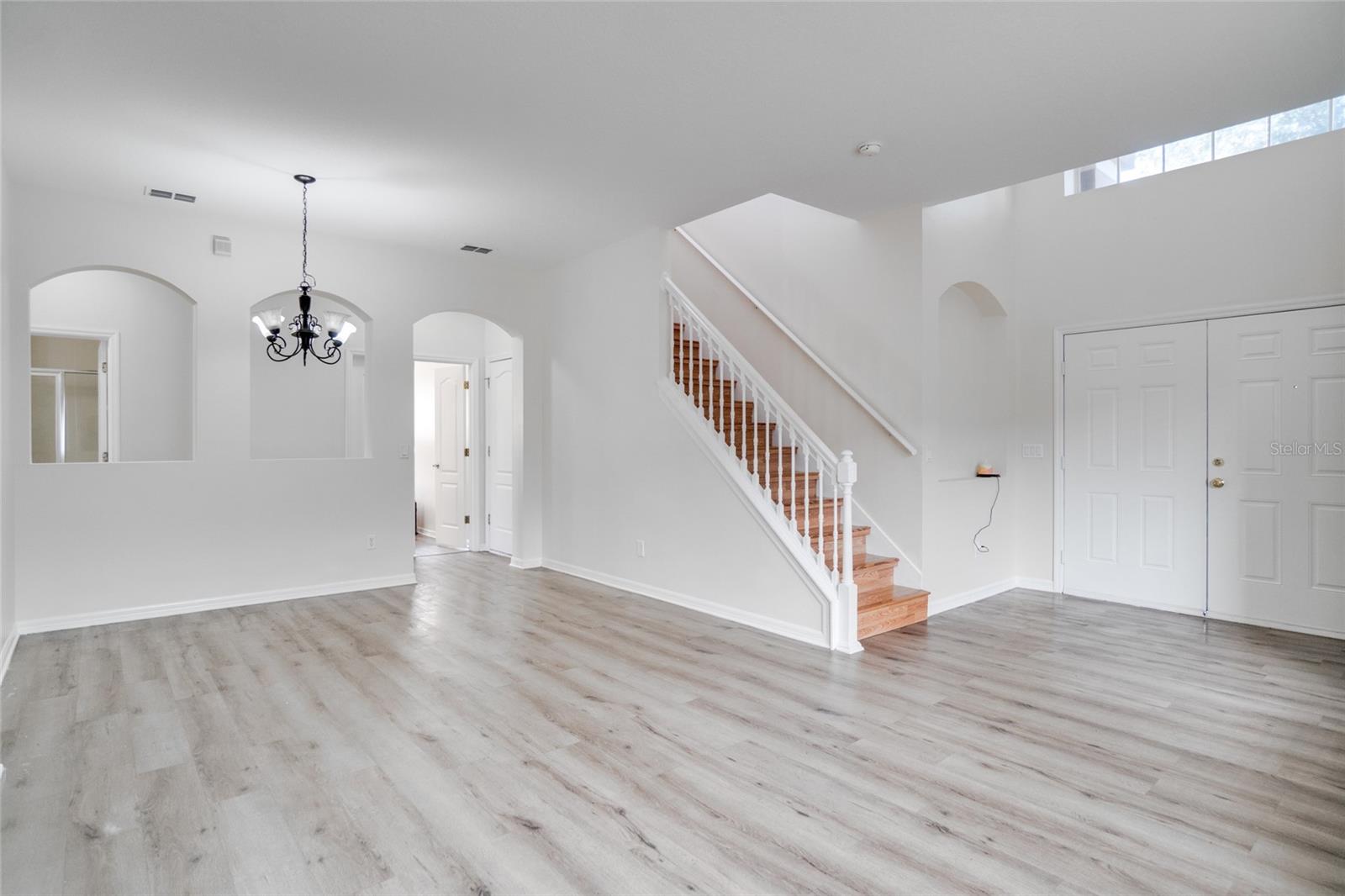 2518 HOLLY PINE CIRCLE