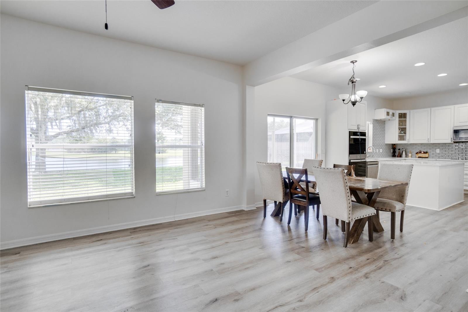 2518 HOLLY PINE CIRCLE