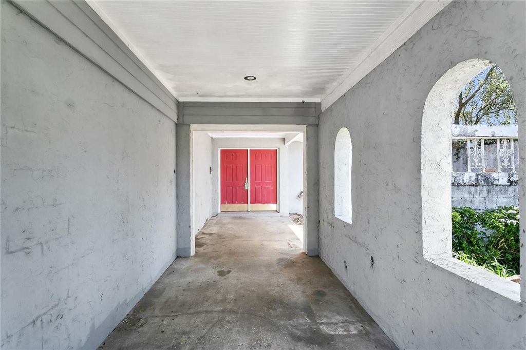 Photo of 6734 Twelve Oaks Boulevard, Tampa, FL 33634 (MLS # TB8485124)