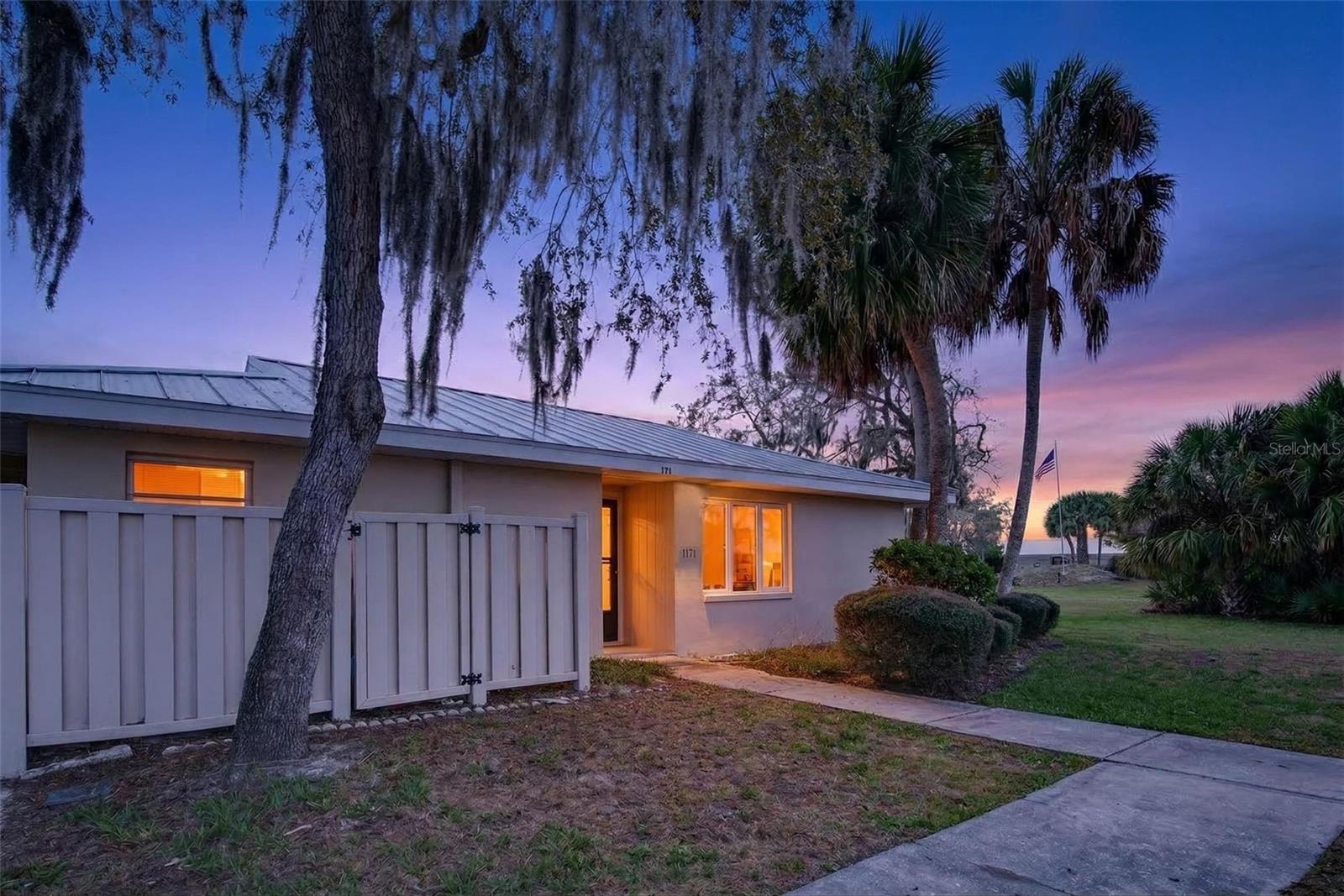 THE BAY VILLAS - Residential