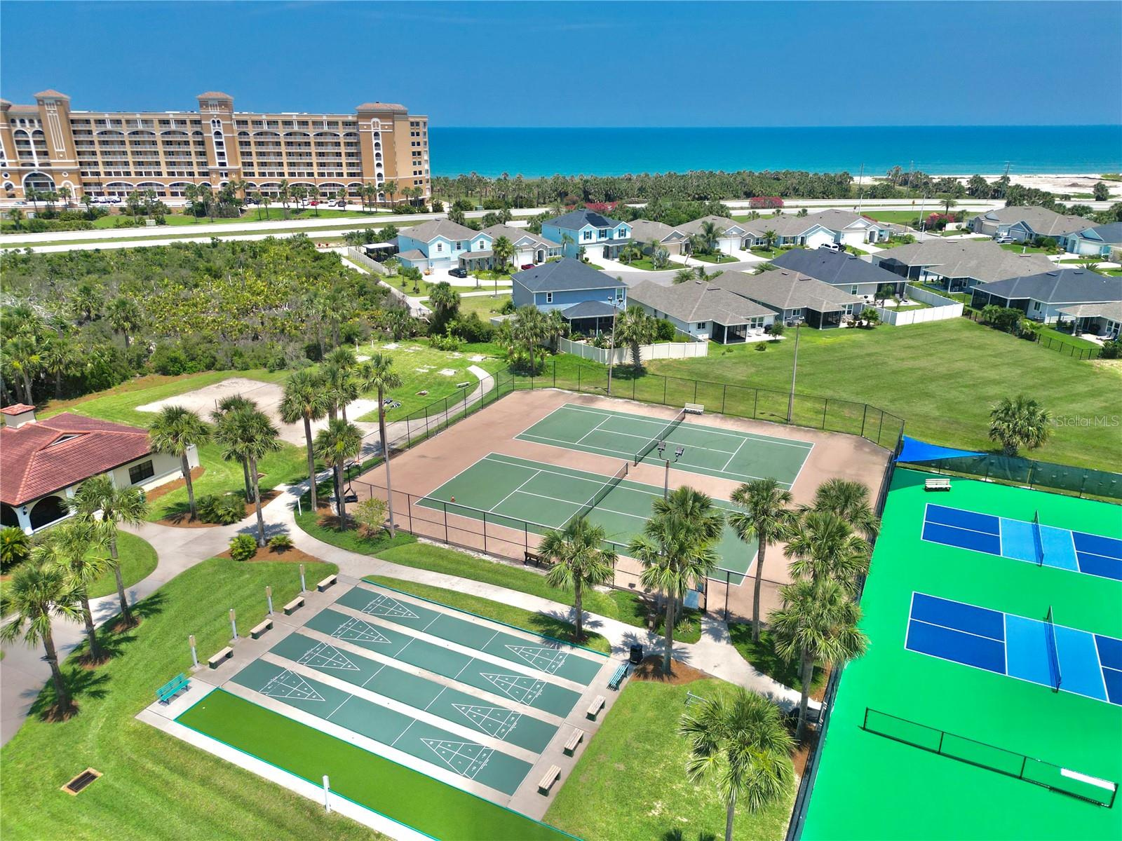 LAS BRISAS CONDO - Residential