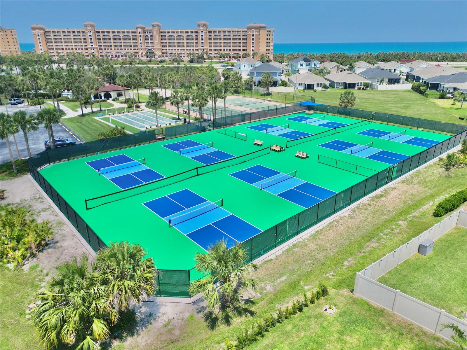 LAS BRISAS CONDO - Residential