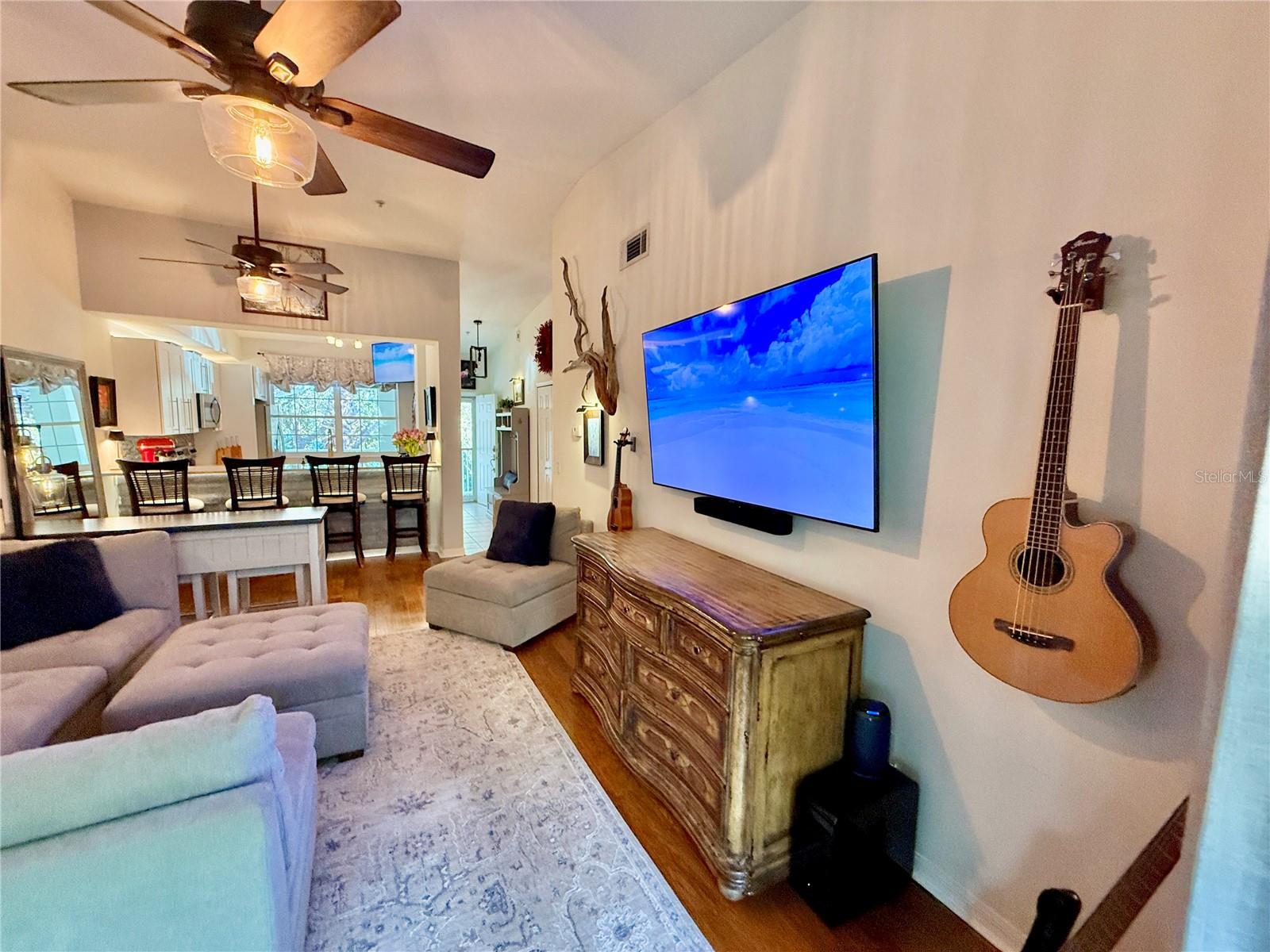 LAS BRISAS CONDO - Residential