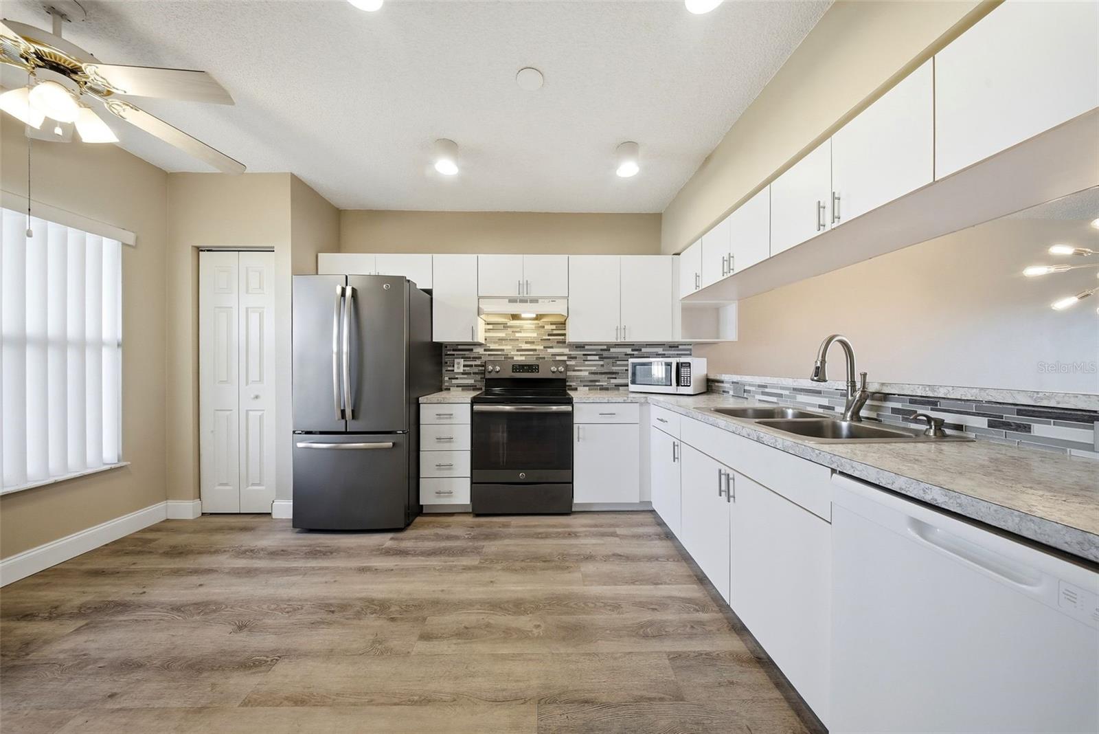 SHORES OF LONG BAYOU CONDO - Residential