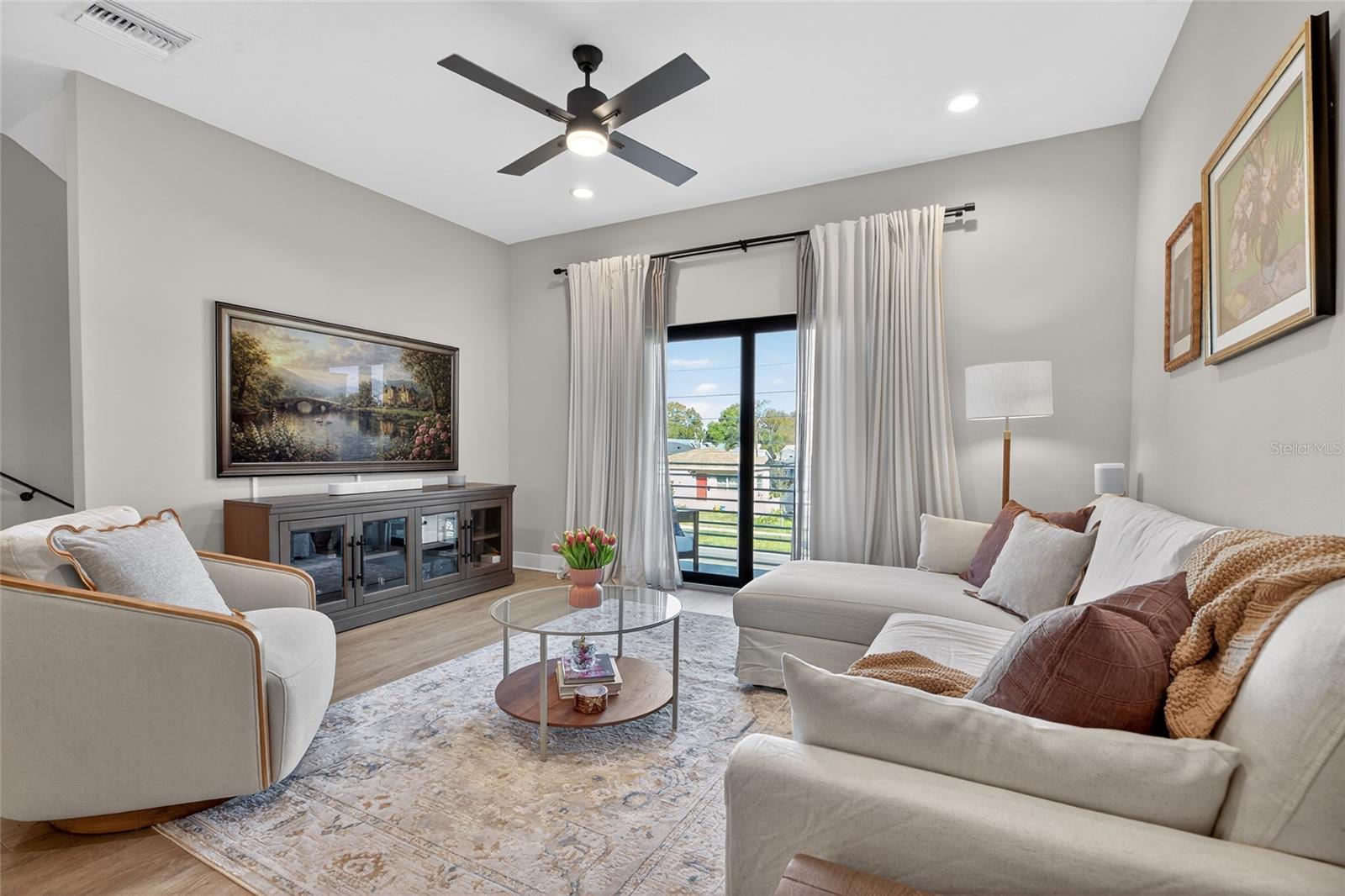 UPTOWN KENWOOD - Residential