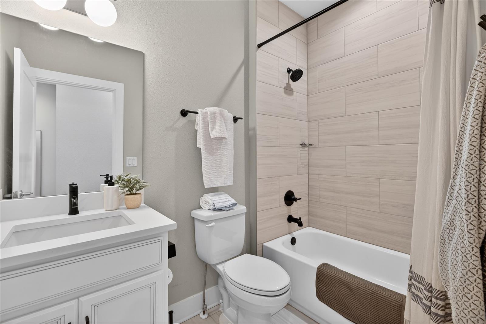 UPTOWN KENWOOD - Residential