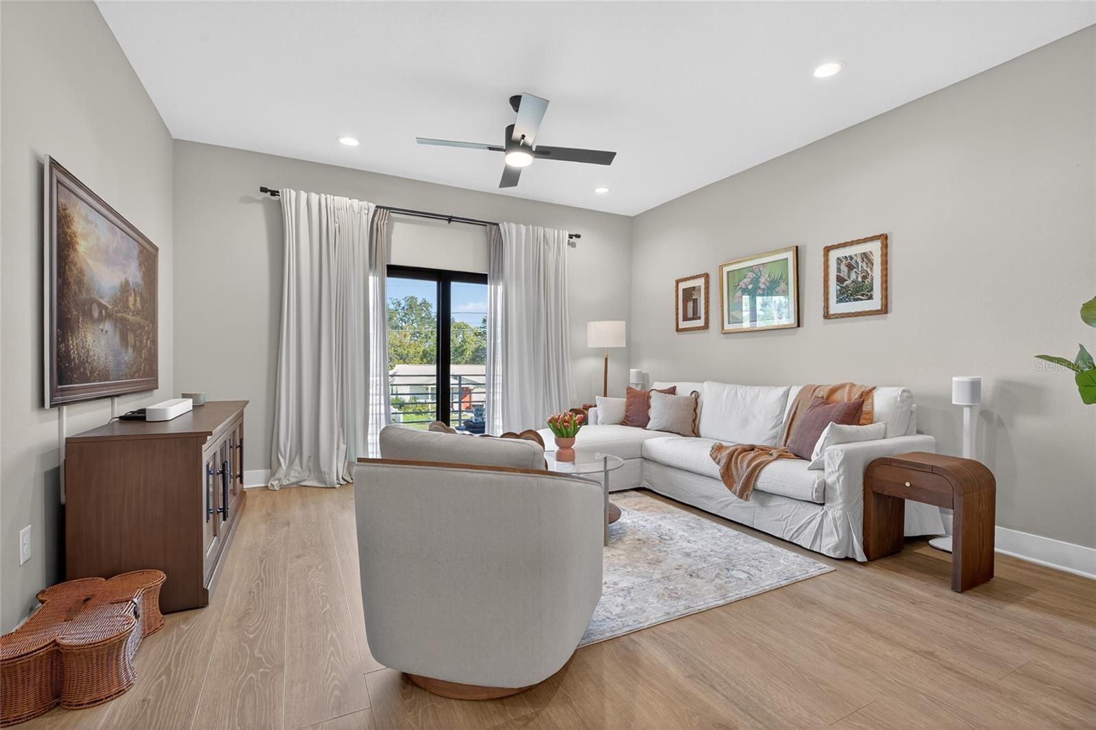 UPTOWN KENWOOD - Residential