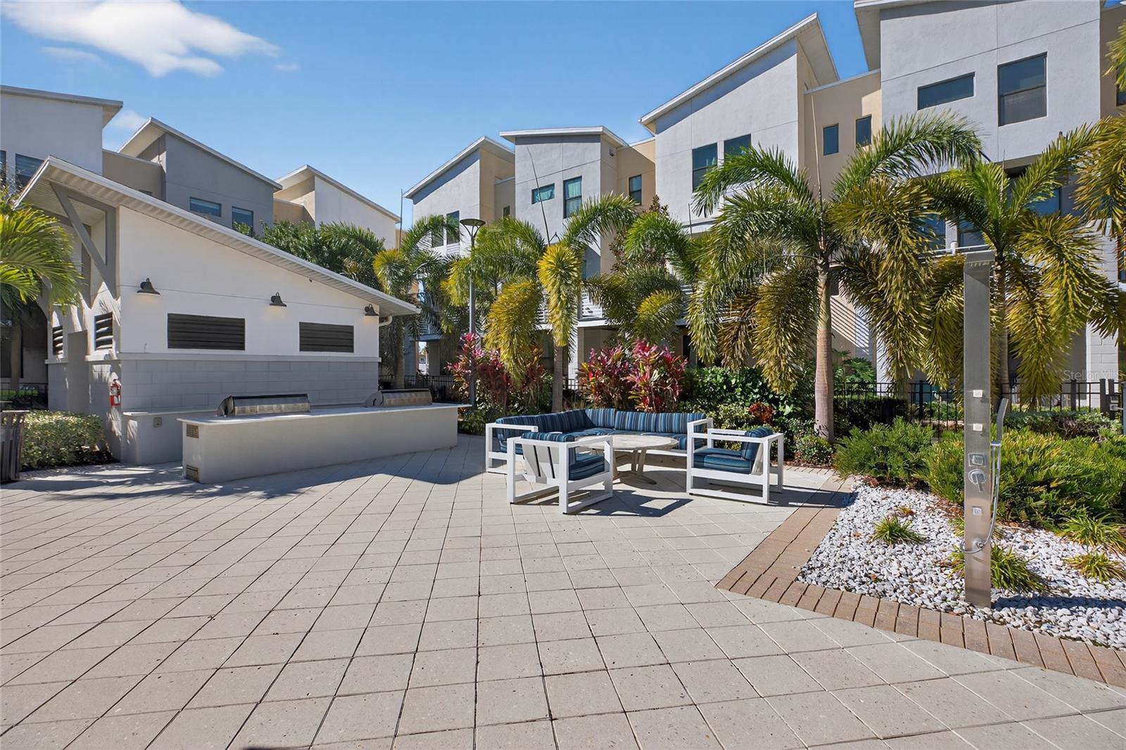 UPTOWN KENWOOD - Residential