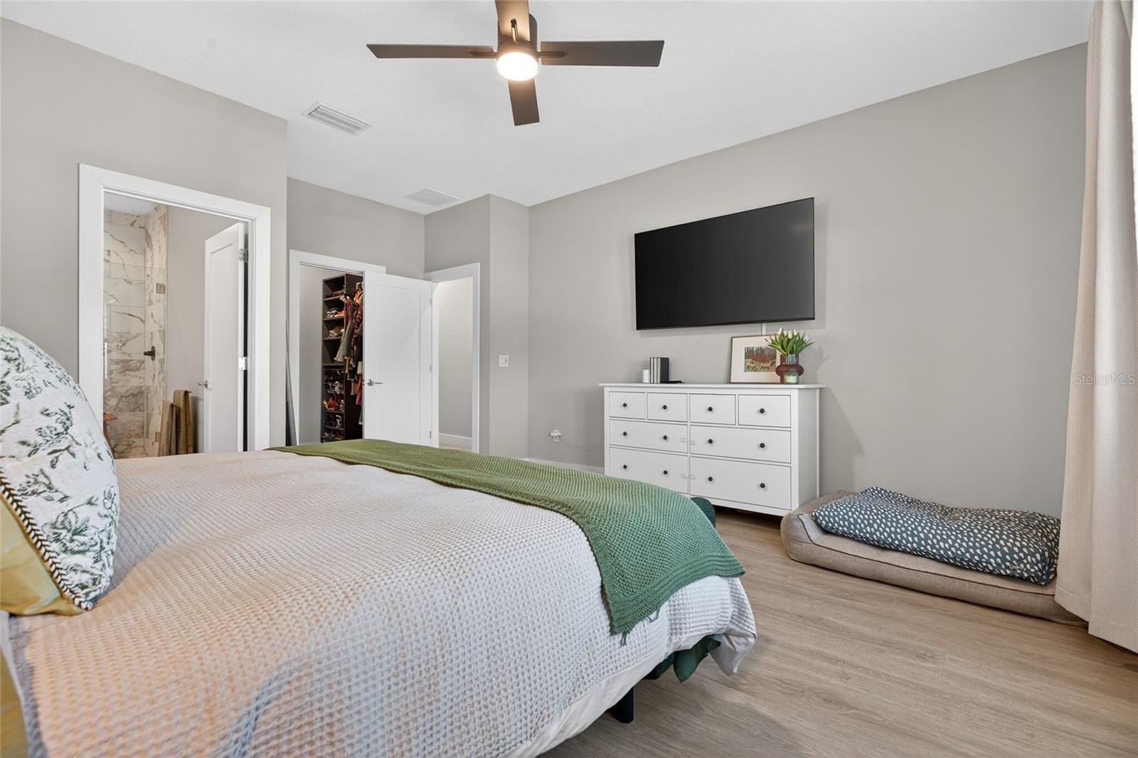 UPTOWN KENWOOD - Residential