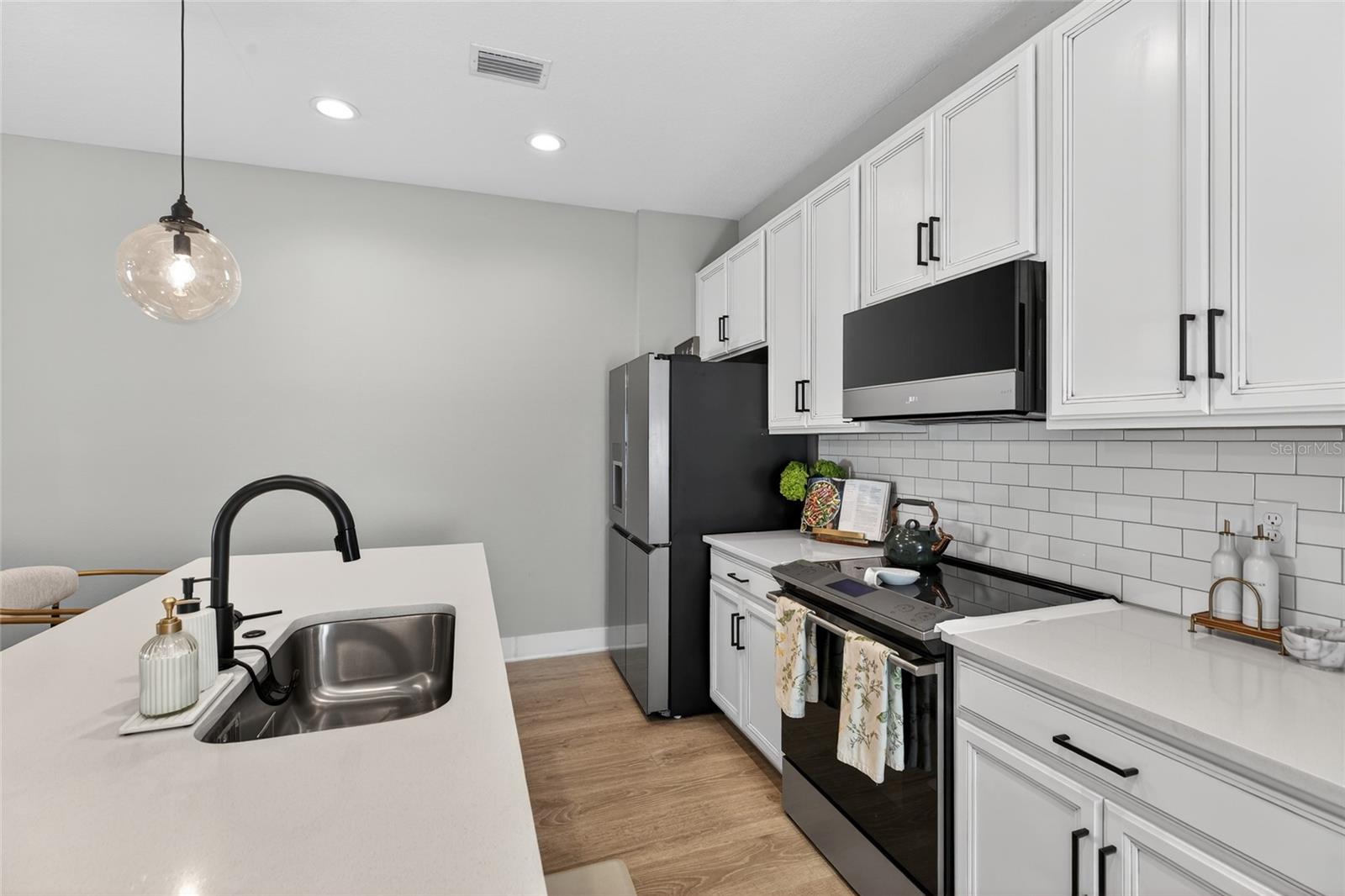 UPTOWN KENWOOD - Residential