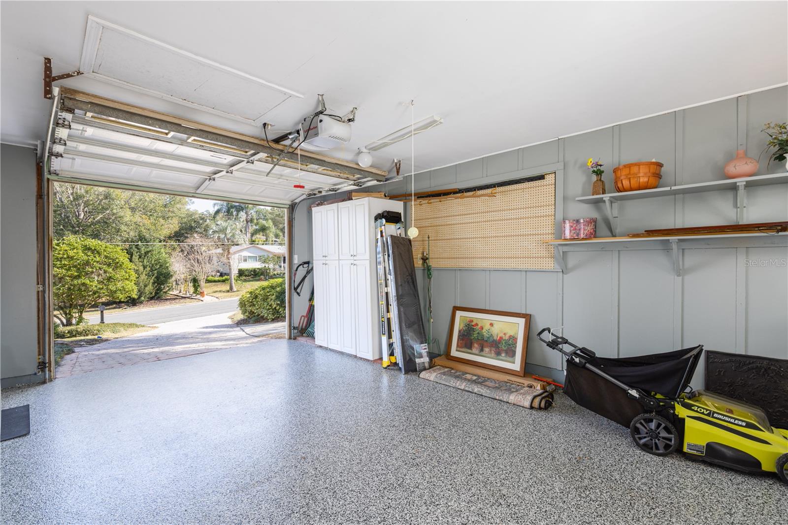 MOUNT DORA PINECREST SUB - Residential