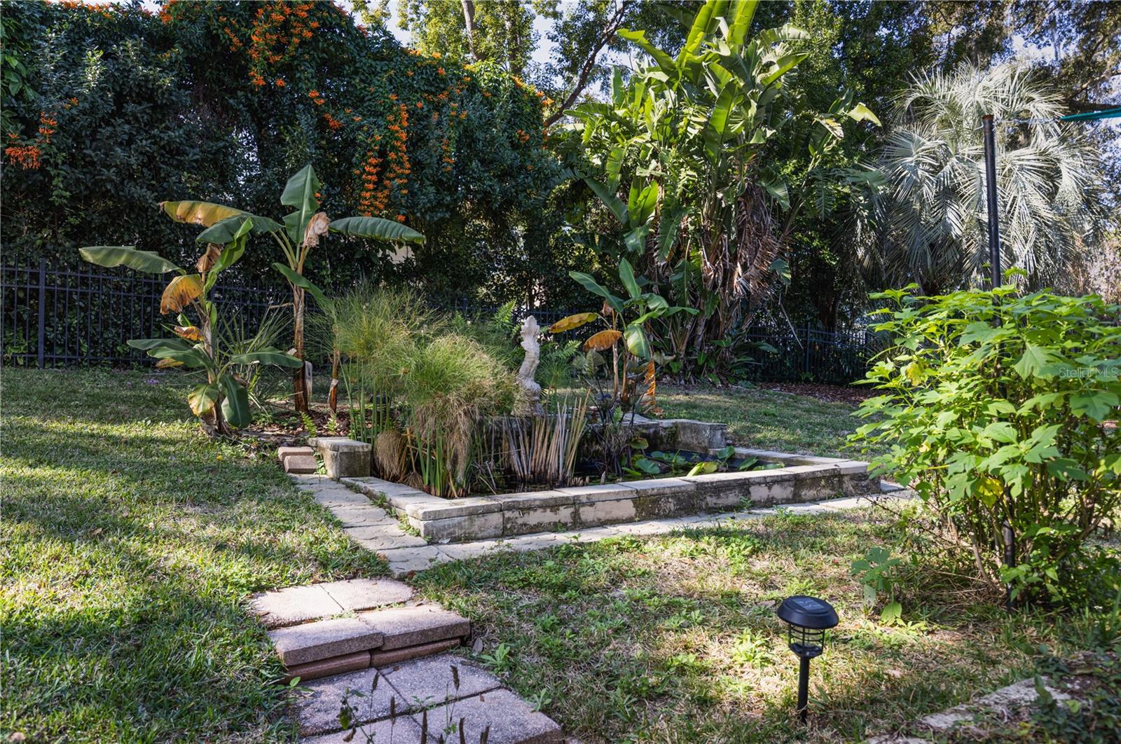 MOUNT DORA PINECREST SUB - Residential