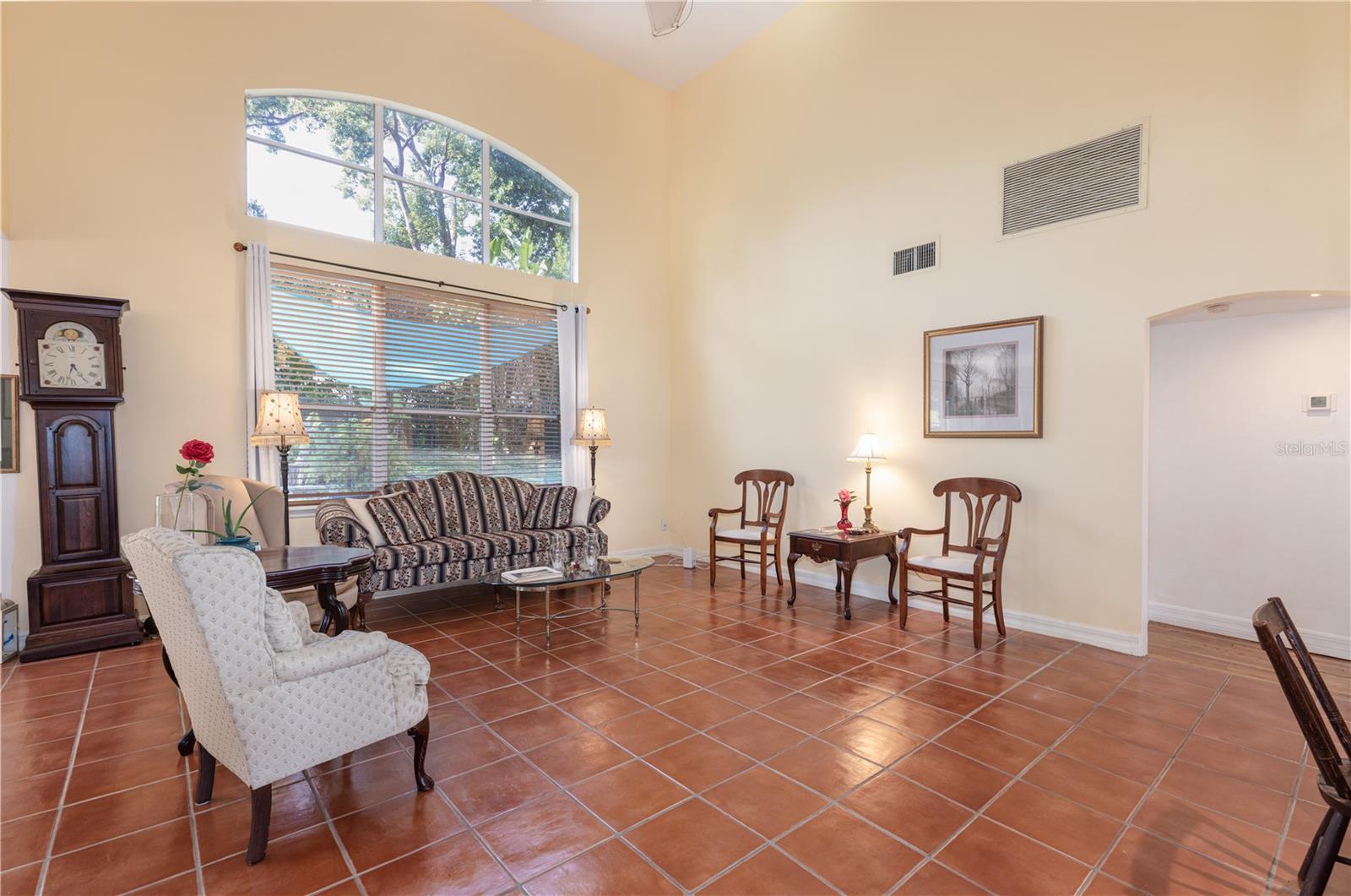 MOUNT DORA PINECREST SUB - Residential