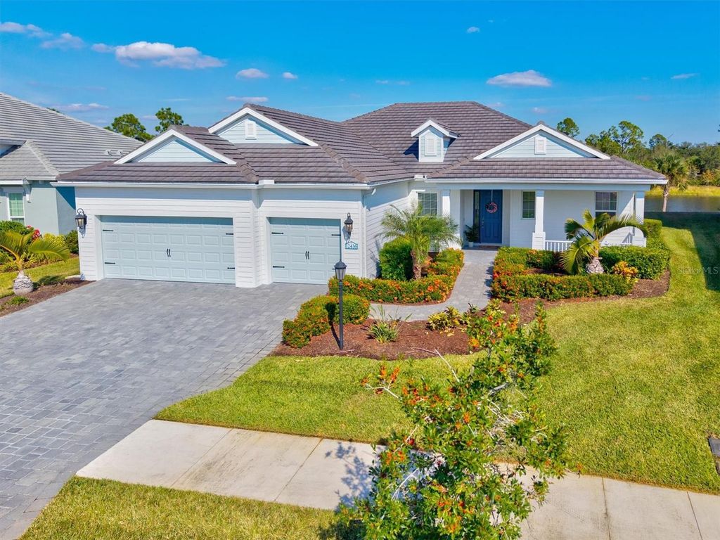 Photo of 12436 Destin Loop, Venice, FL 34293 (MLS # N6141069)