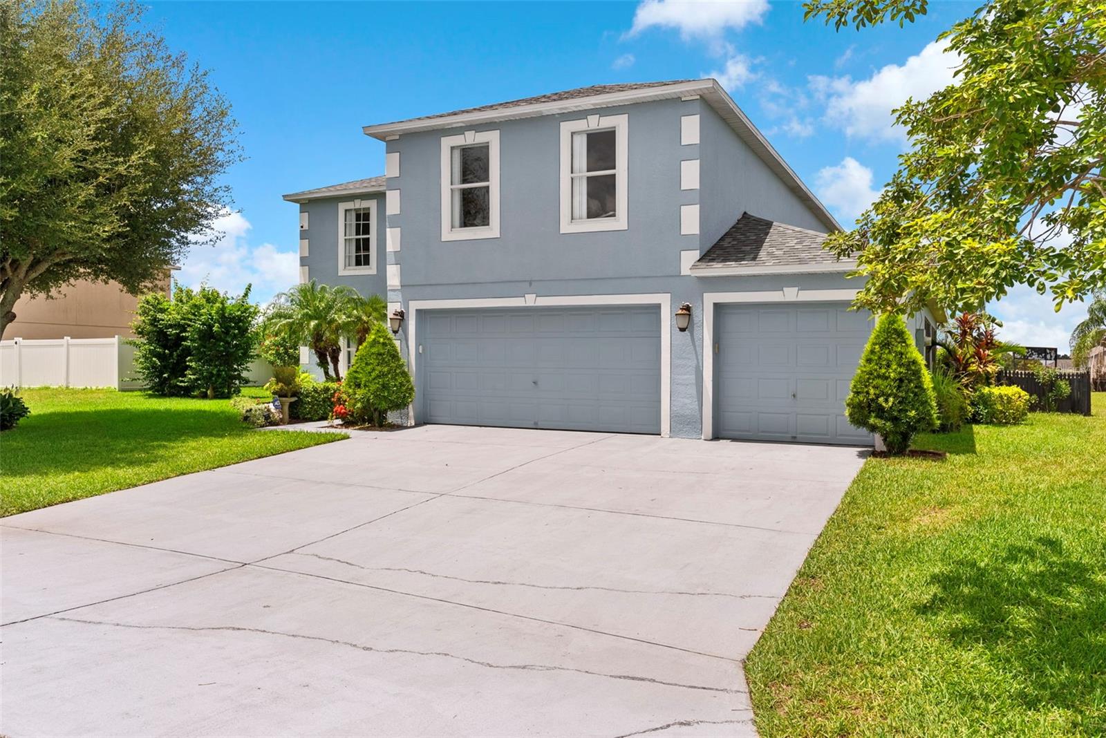 LAKE MEADOWS - Residential