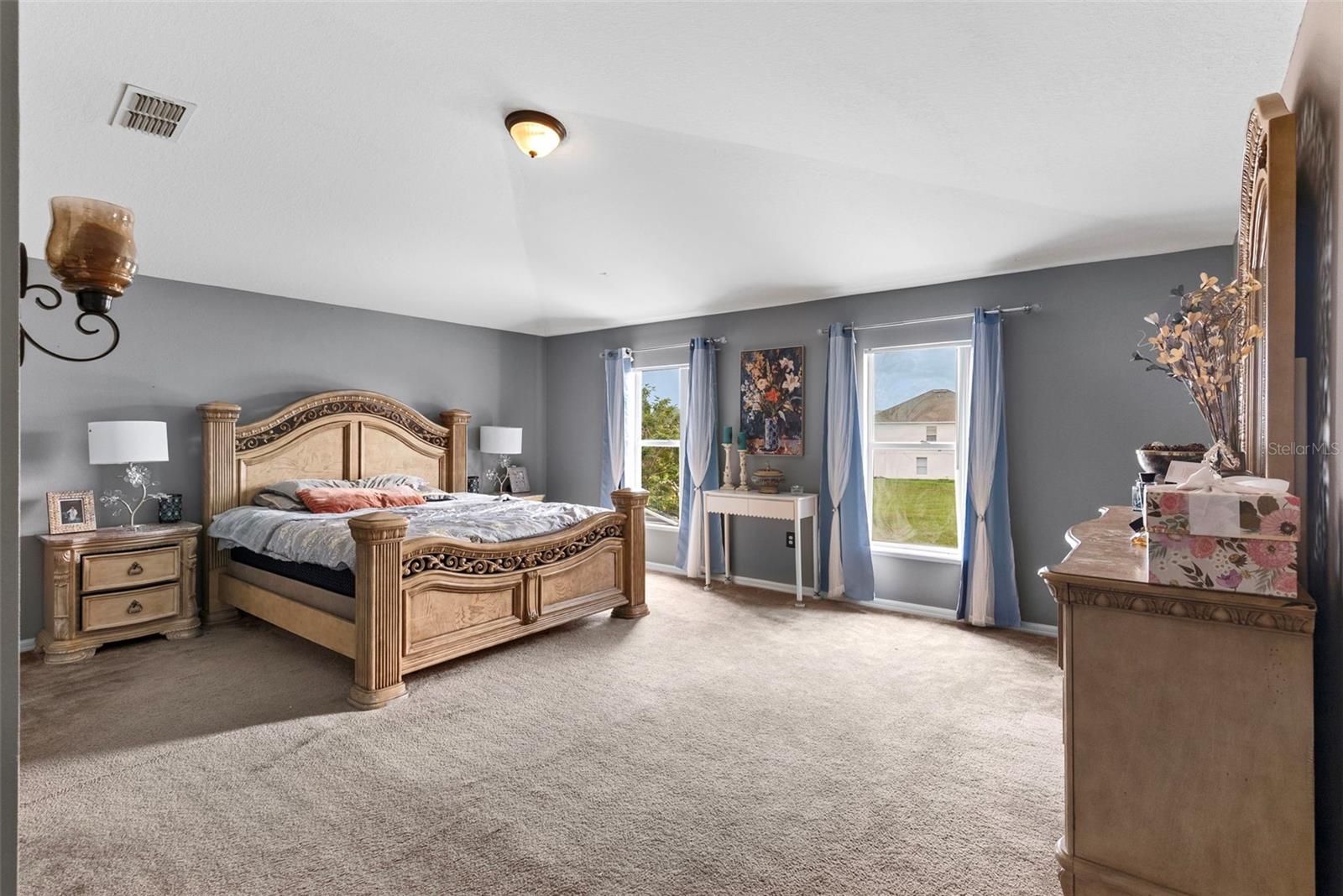 LAKE MEADOWS - Residential