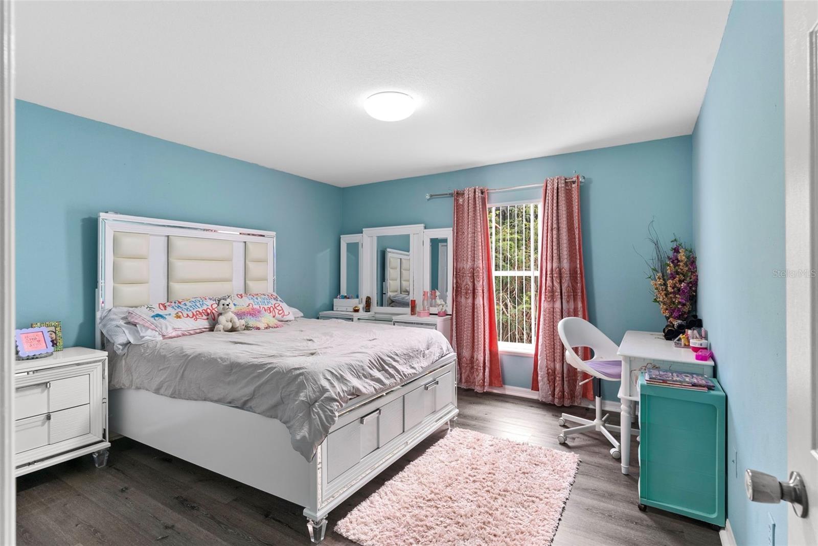 LAKE MEADOWS - Residential