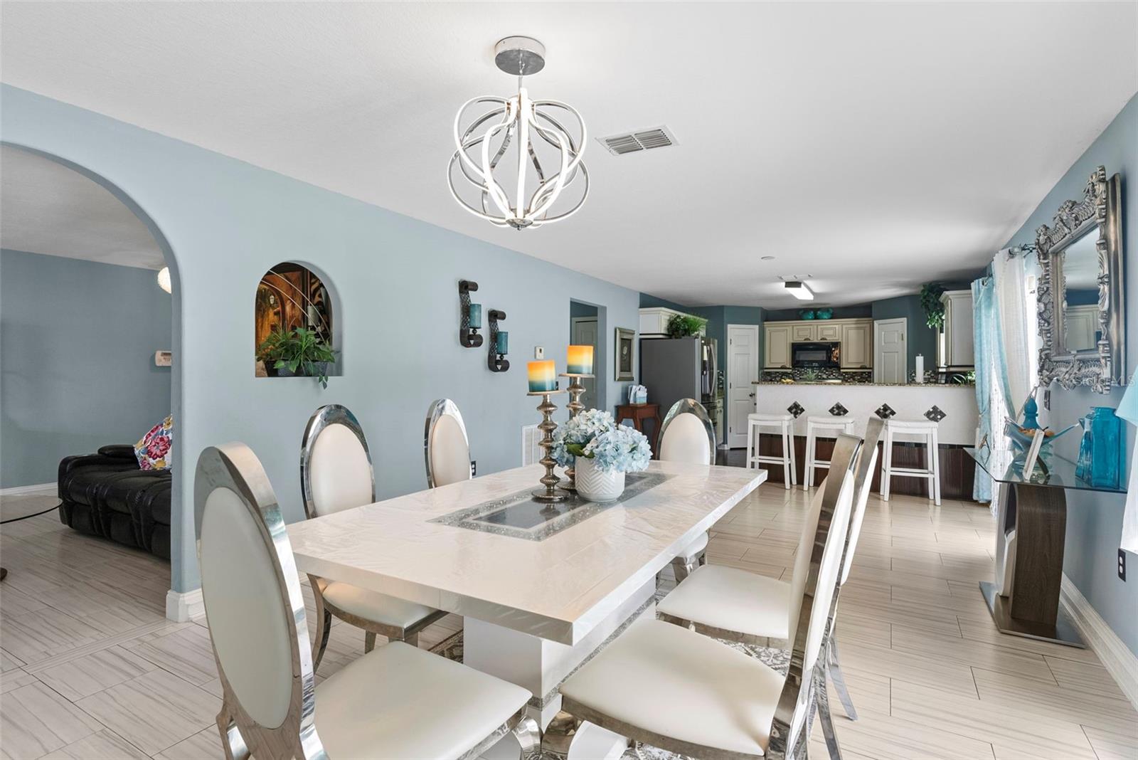 LAKE MEADOWS - Residential