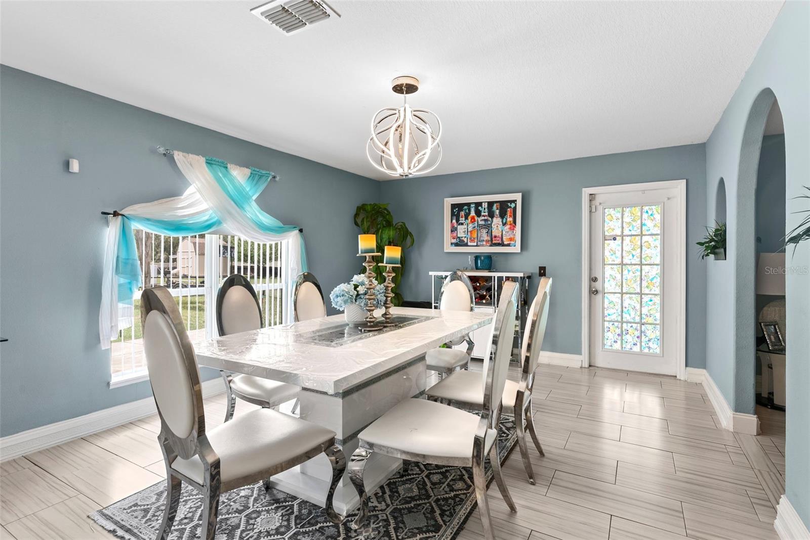 LAKE MEADOWS - Residential