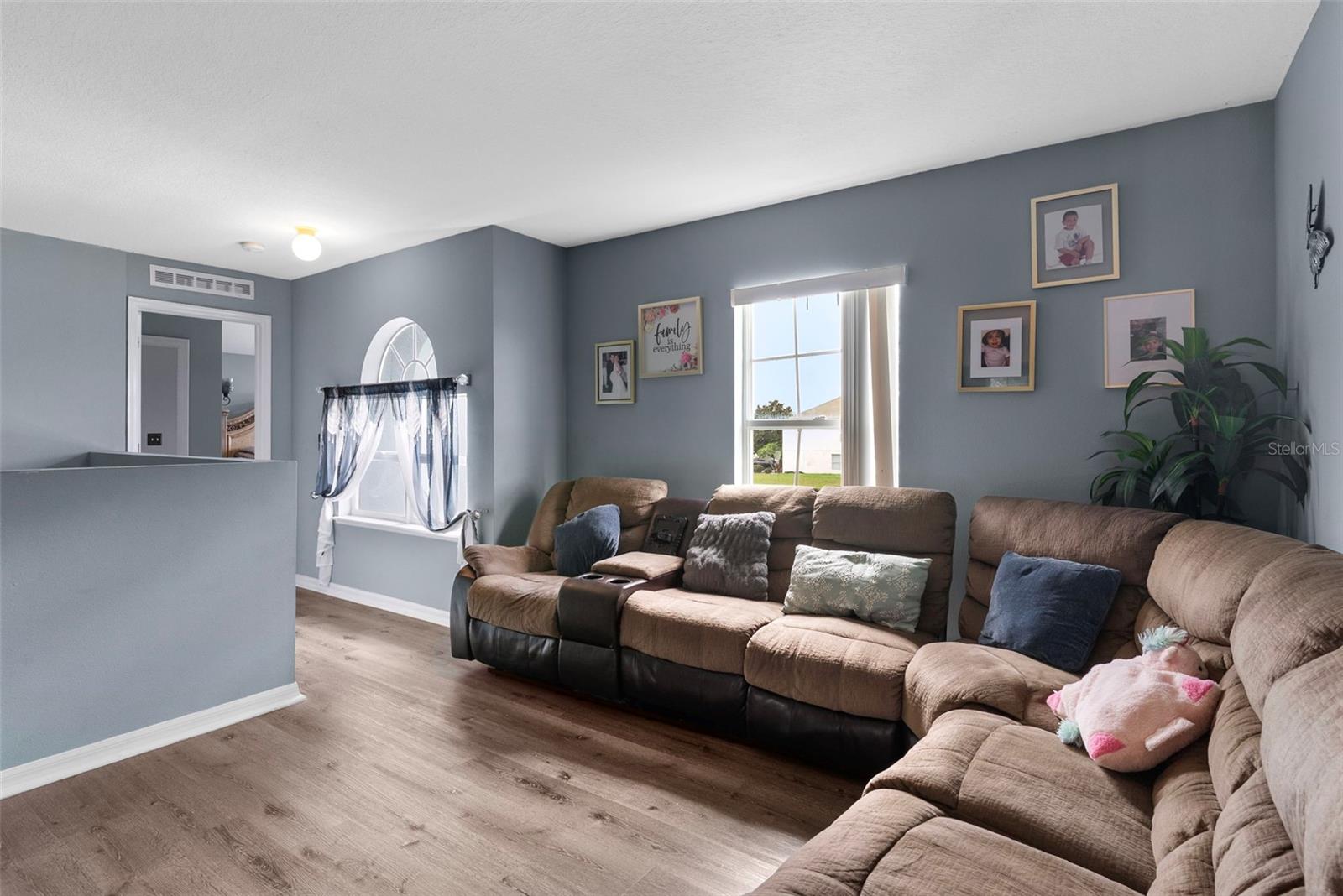 LAKE MEADOWS - Residential