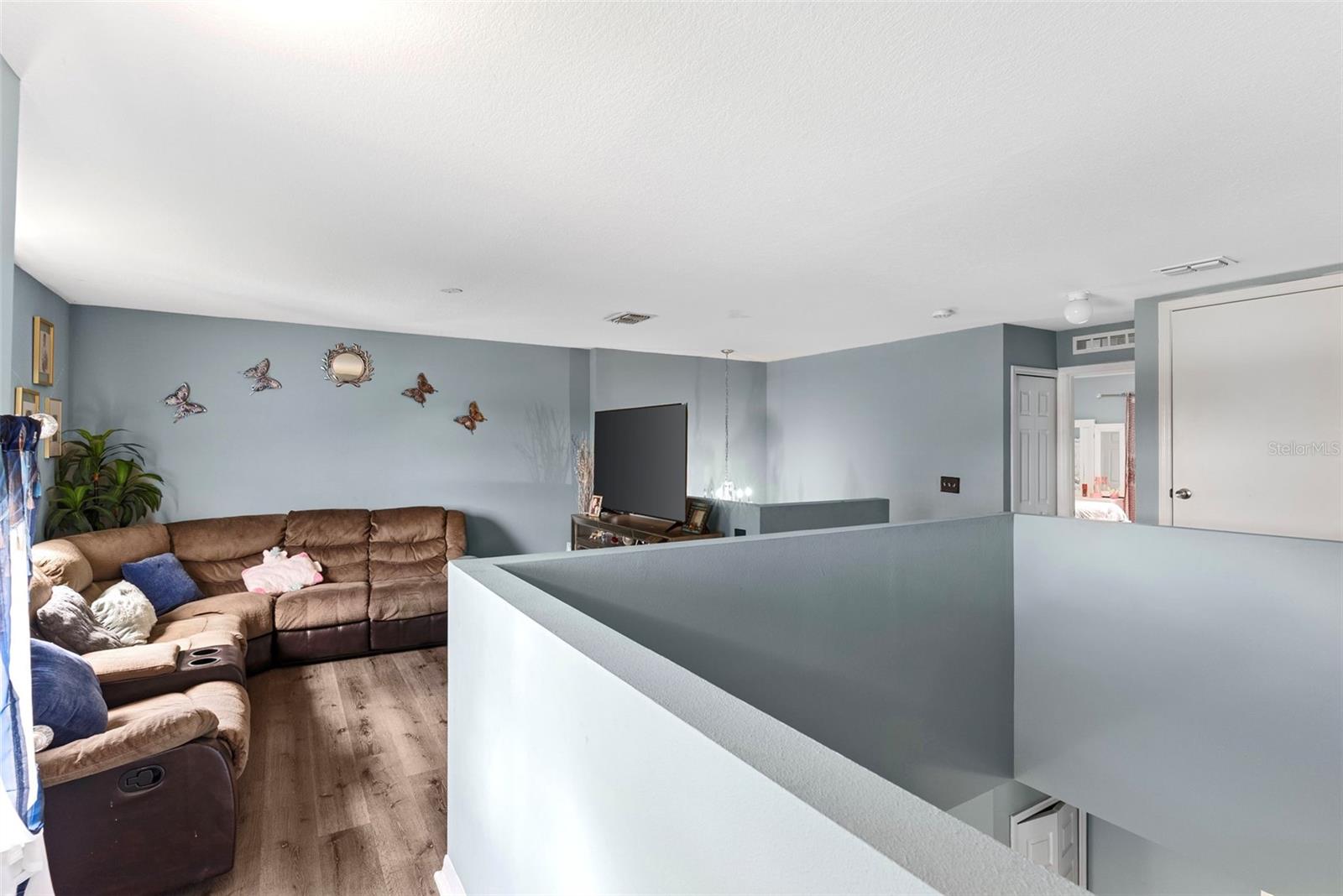 LAKE MEADOWS - Residential