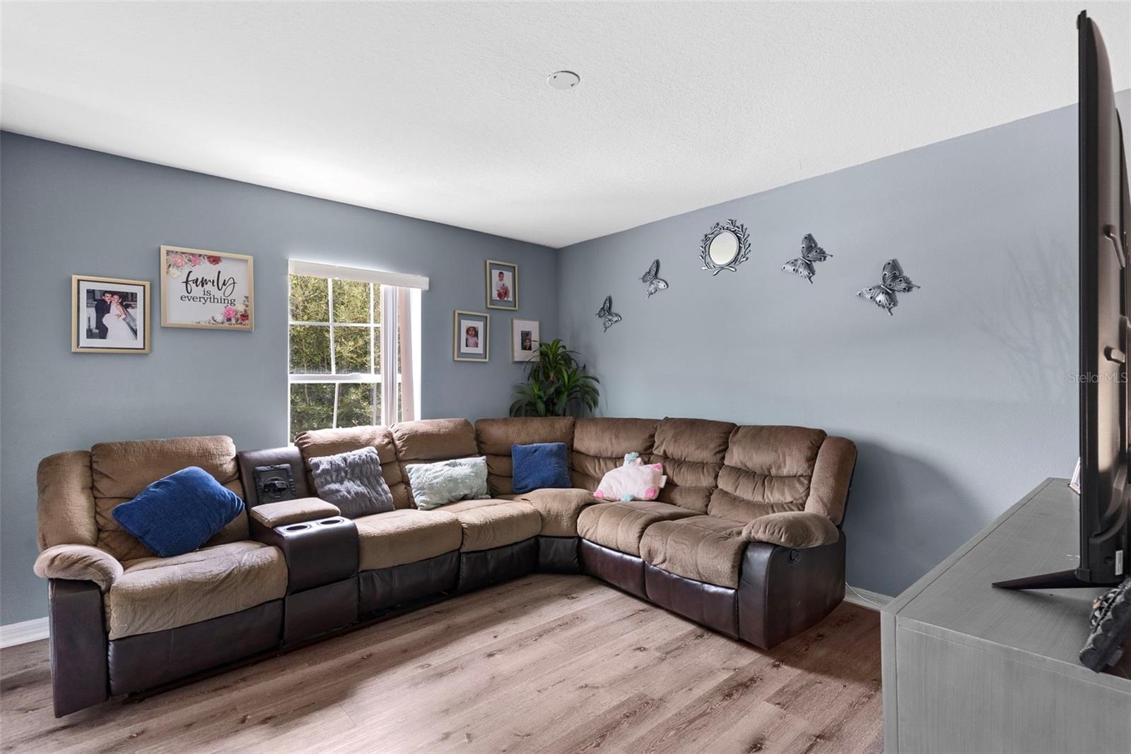 LAKE MEADOWS - Residential