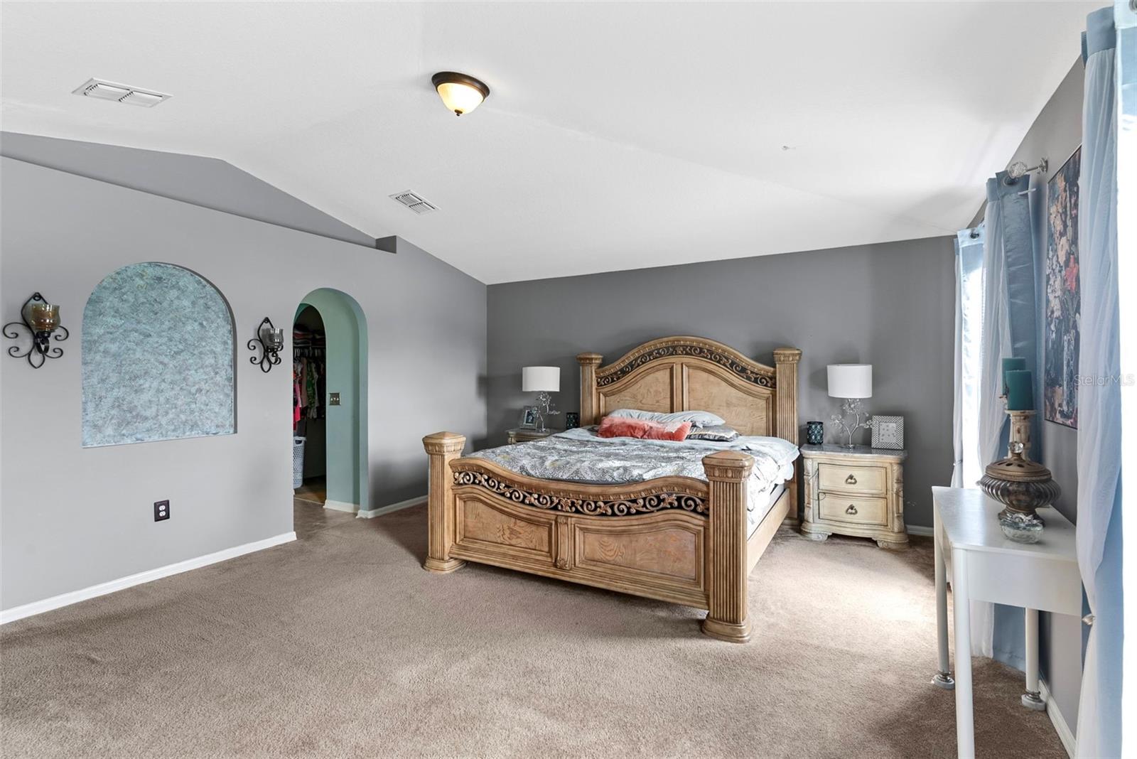 LAKE MEADOWS - Residential