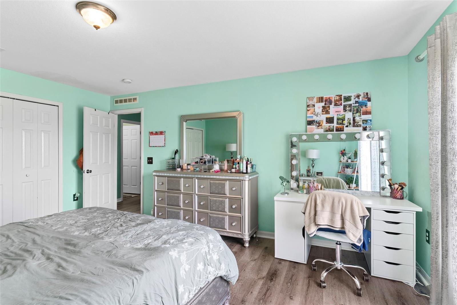 LAKE MEADOWS - Residential