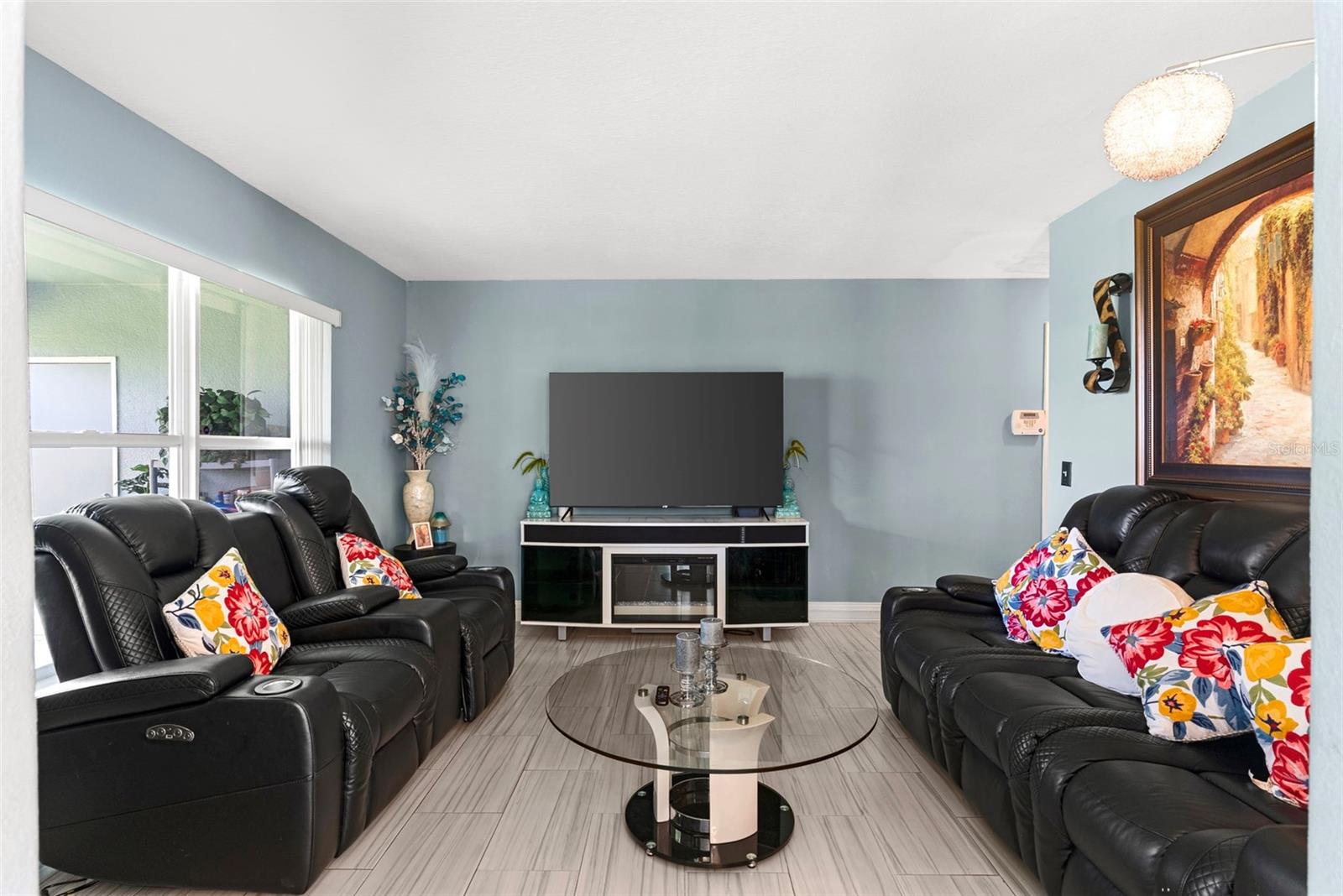 LAKE MEADOWS - Residential