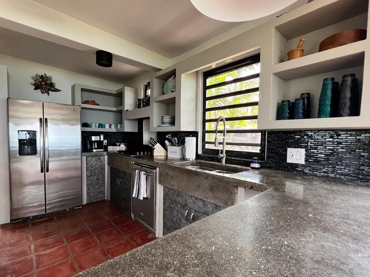 BRAVOS DE BOSTON - Residential