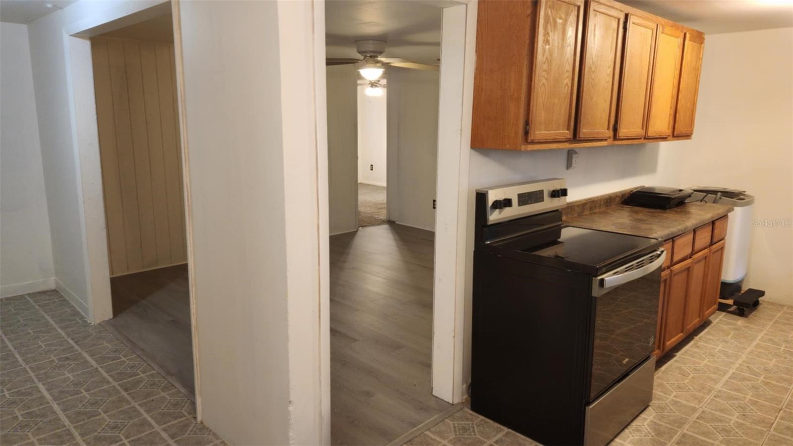 LAWS ADD TO BROOKSVL - Residential Lease