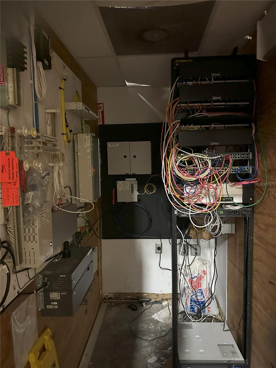 SUNSTATE INDUSTRIAL PARK - Commercial Sale