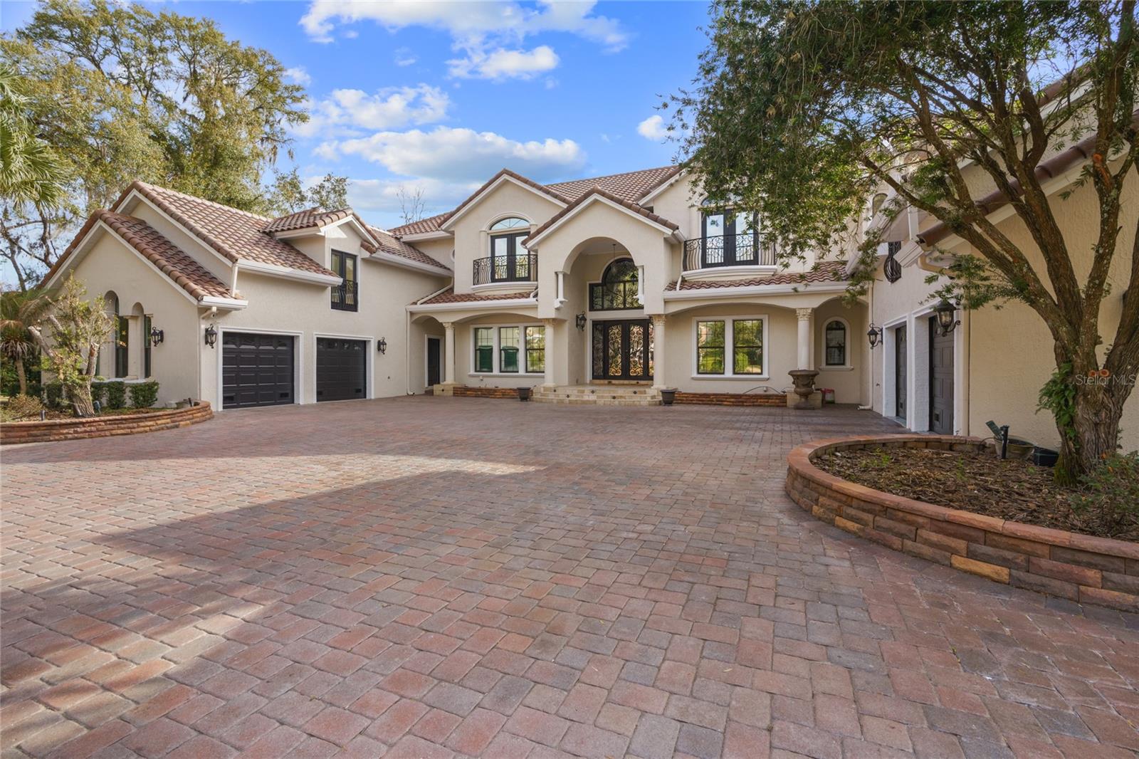 SOUTH POINT - Residential