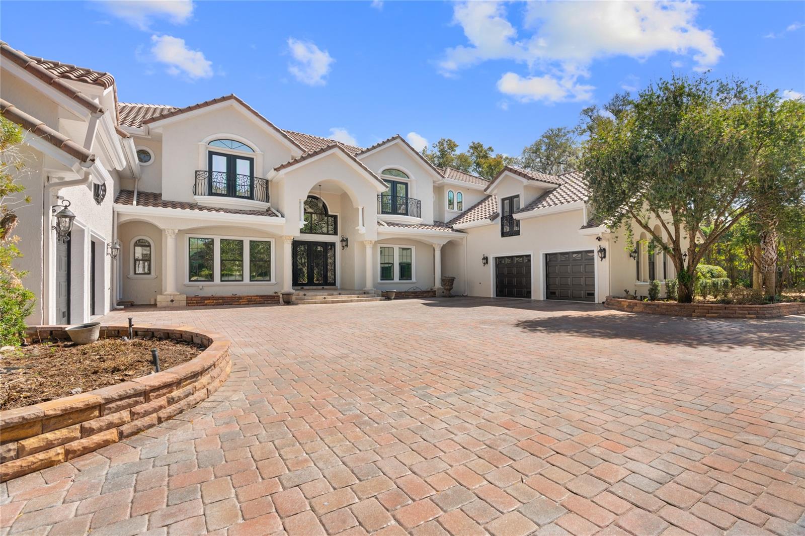 SOUTH POINT - Residential