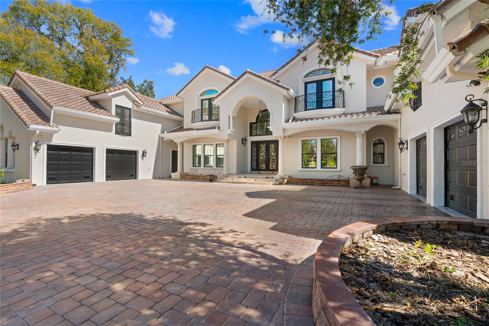 SOUTH POINT - Residential