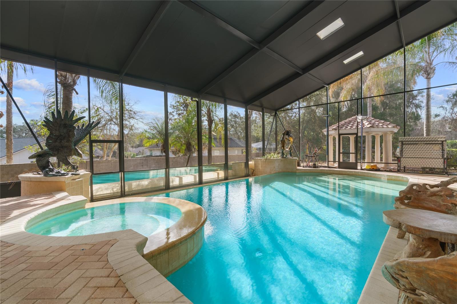 SOUTH POINT - Residential