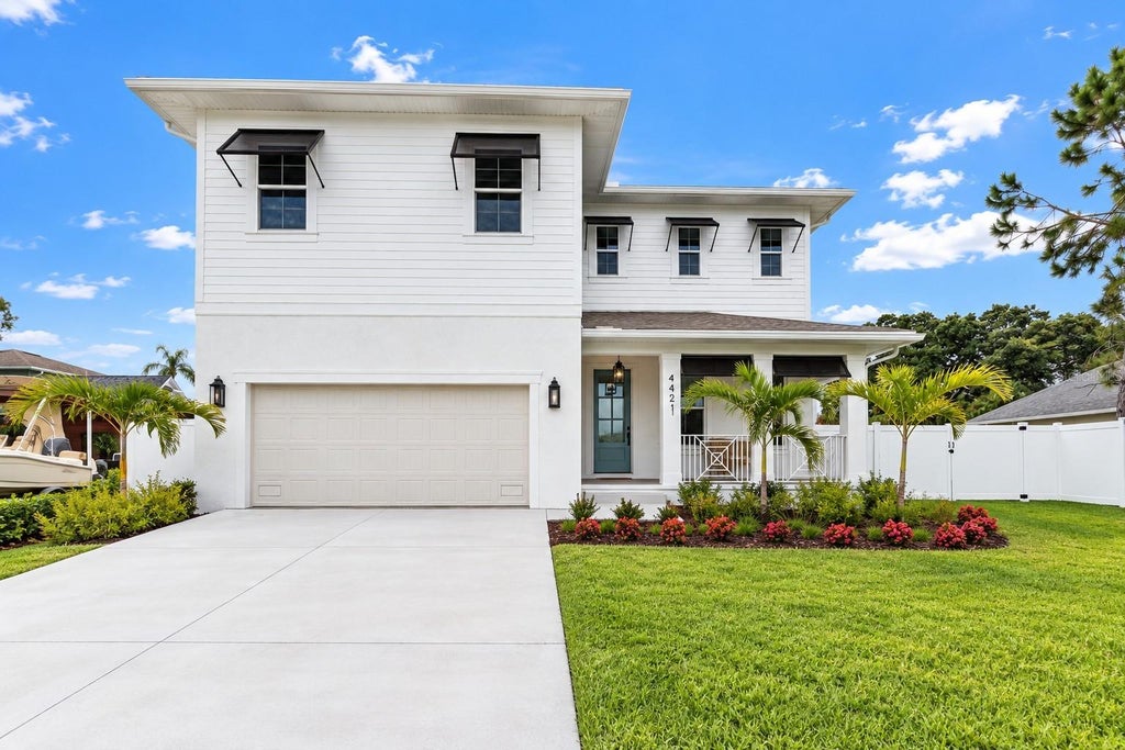 Photo of 4421 W Bay Court Avenue, Tampa, FL 33611 (MLS # TB8534365)