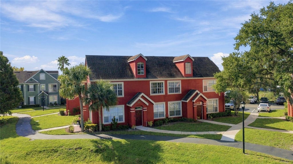 Photo of 9570 Lake Chase Island Way #9570, Tampa, FL 33626 (MLS # TB8548213)