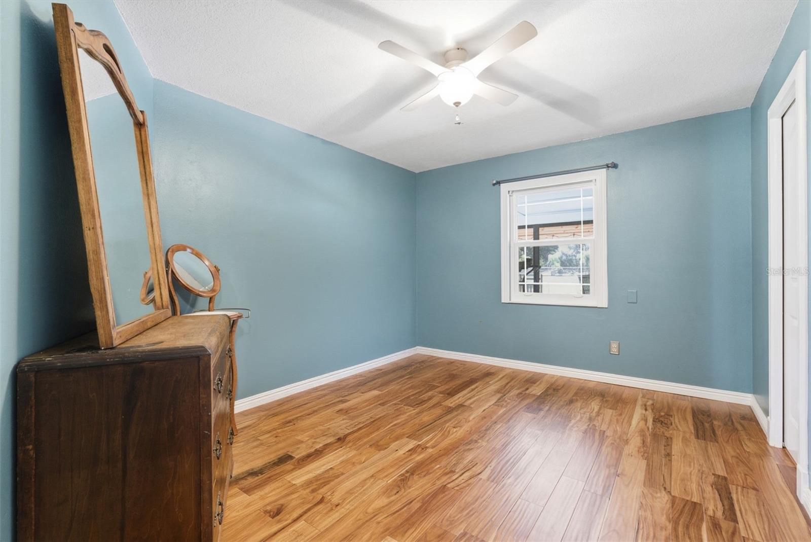 SINGLETON SURV FOR A MINOR - Residential