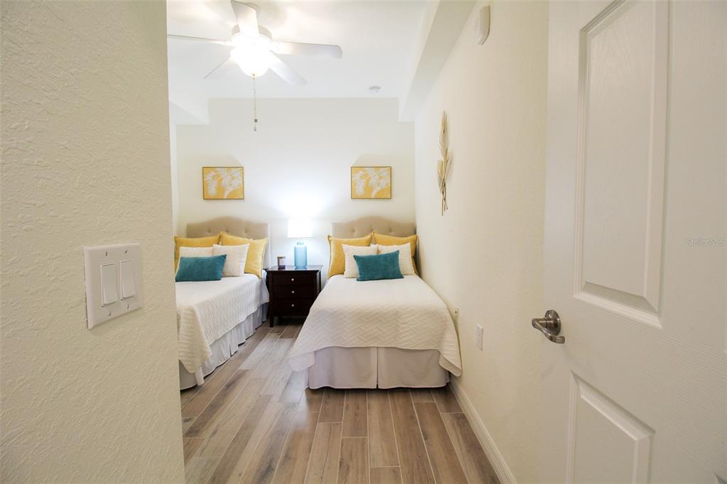 TERRACE II AT LAKEWOOD NATIONAL PH I - Residential Lease