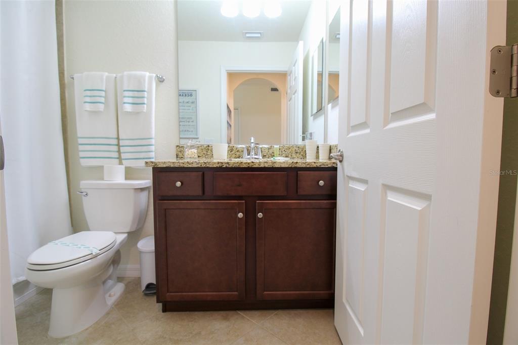 TERRACE II AT LAKEWOOD NATIONAL PH I - Residential Lease