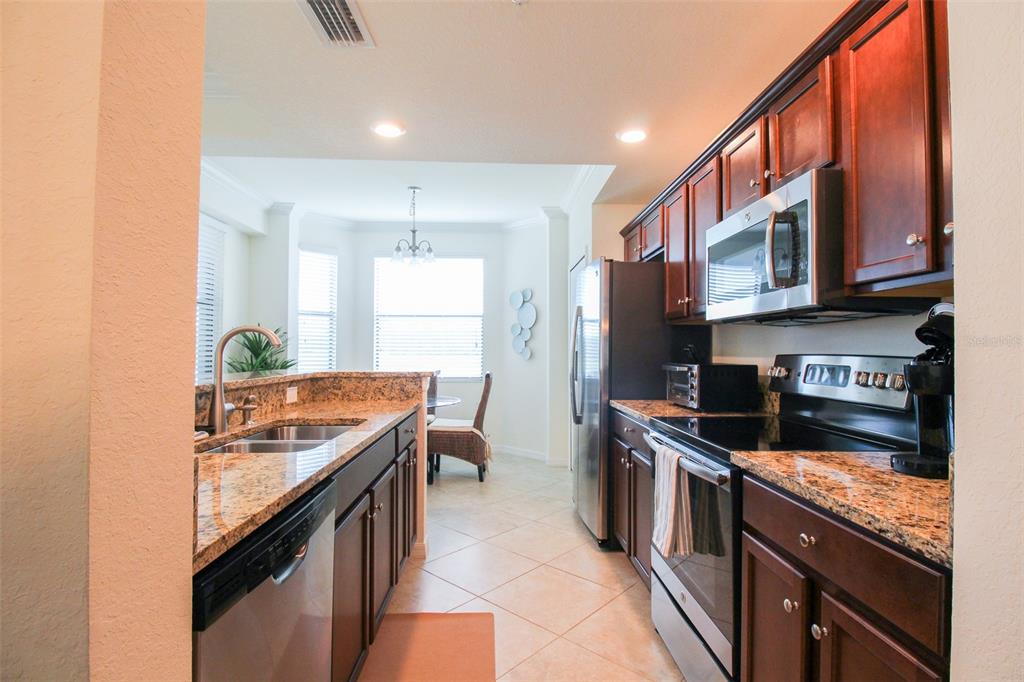 TERRACE II AT LAKEWOOD NATIONAL PH I - Residential Lease