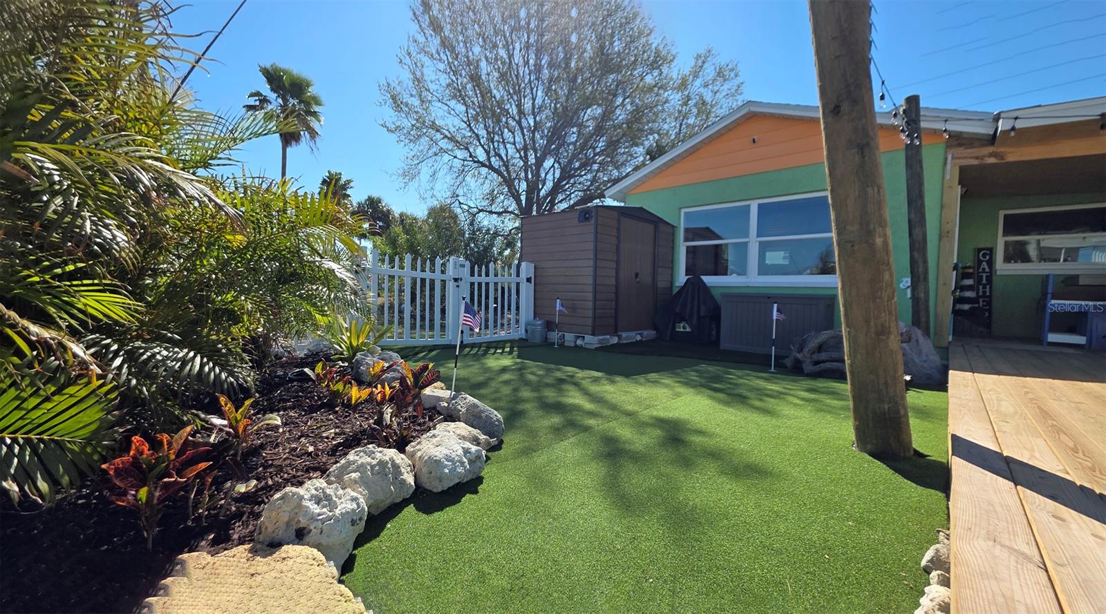 HUDSON BEACH ESTATES - Residential