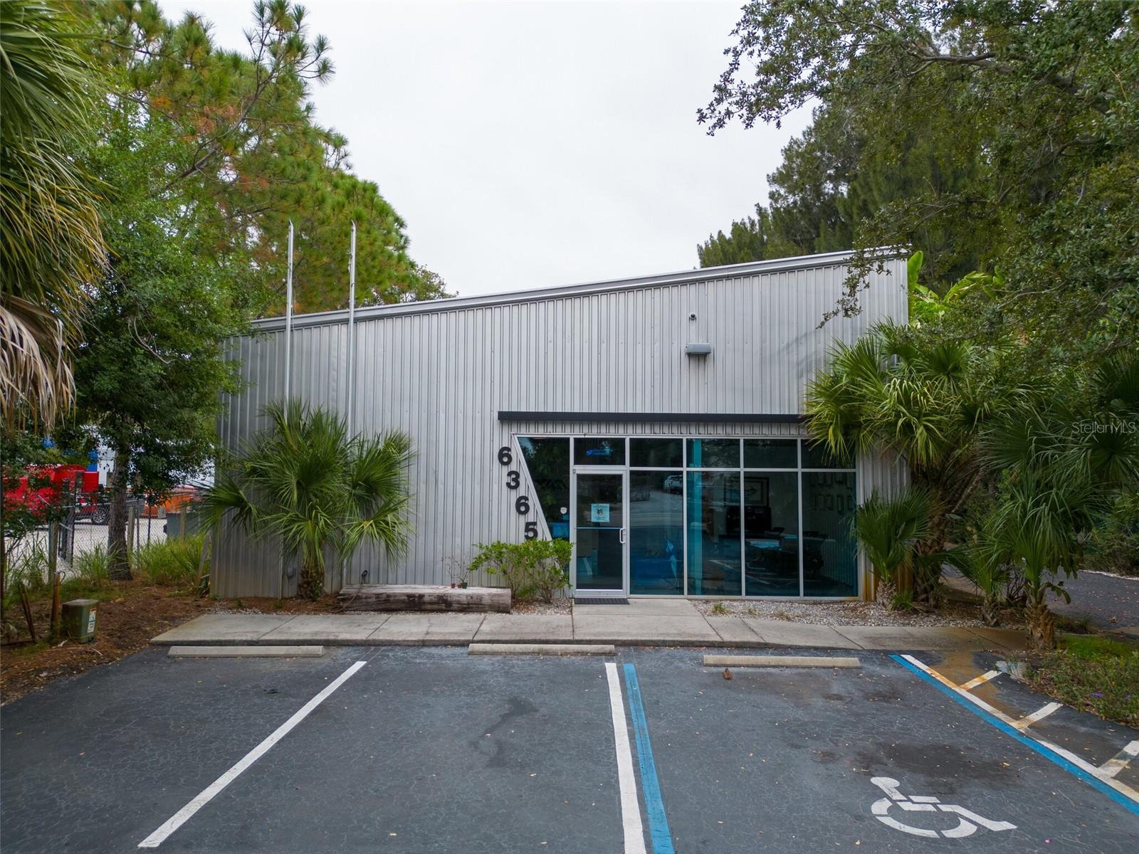 Great warehouse, storage, apartment, all in one.