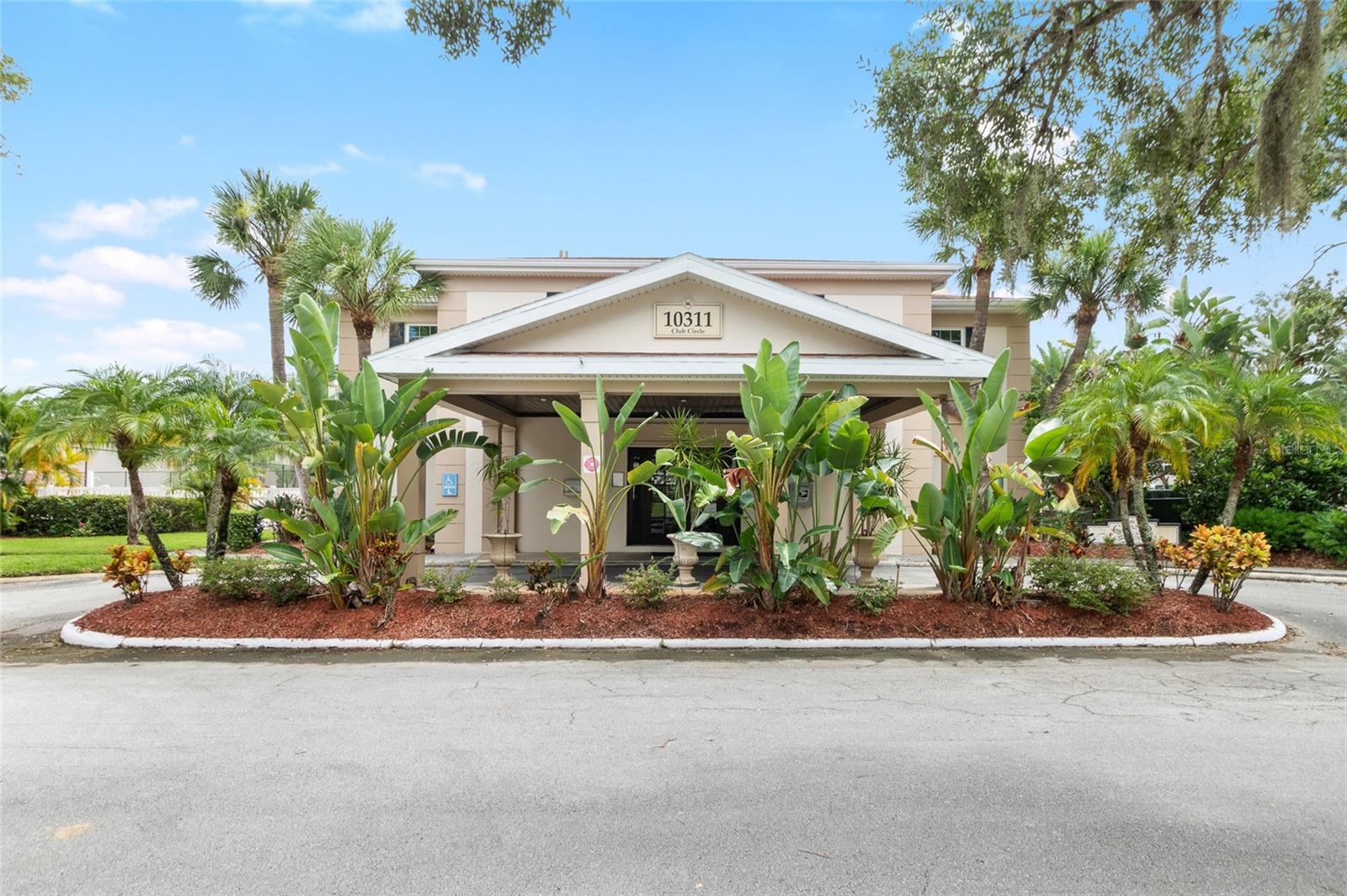 THE GRAND AT OLDE CARROLLWOOD - Residential